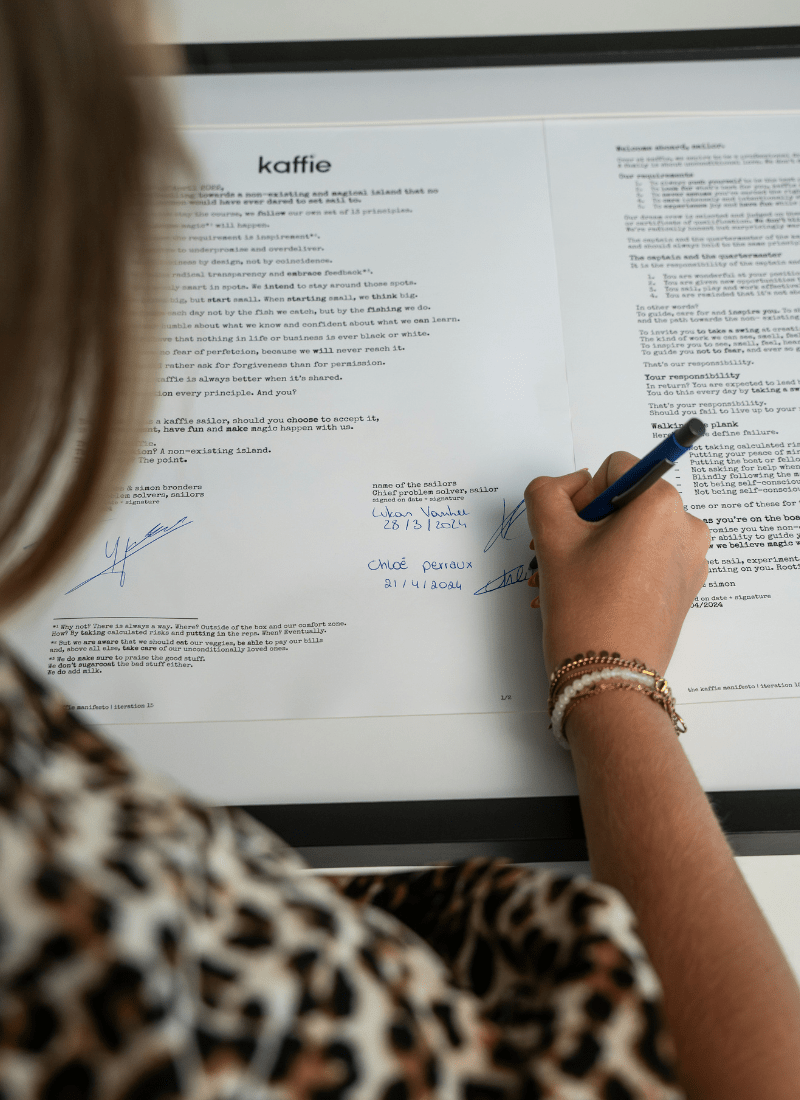Contract (2)-min